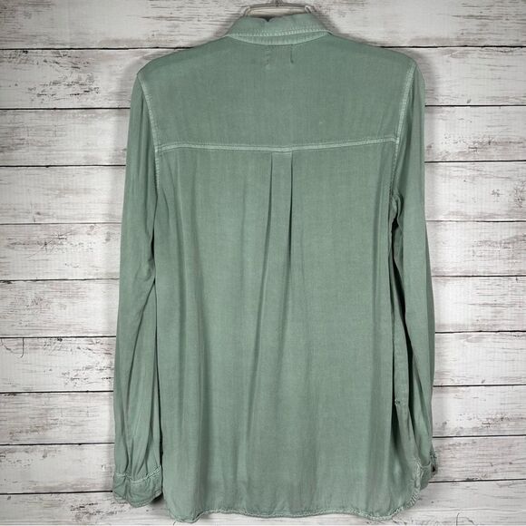 Harper Francesca’s Button Front So Soft Viscose Utility Roll Tab Blouse Sage L - Picture 5 of 8